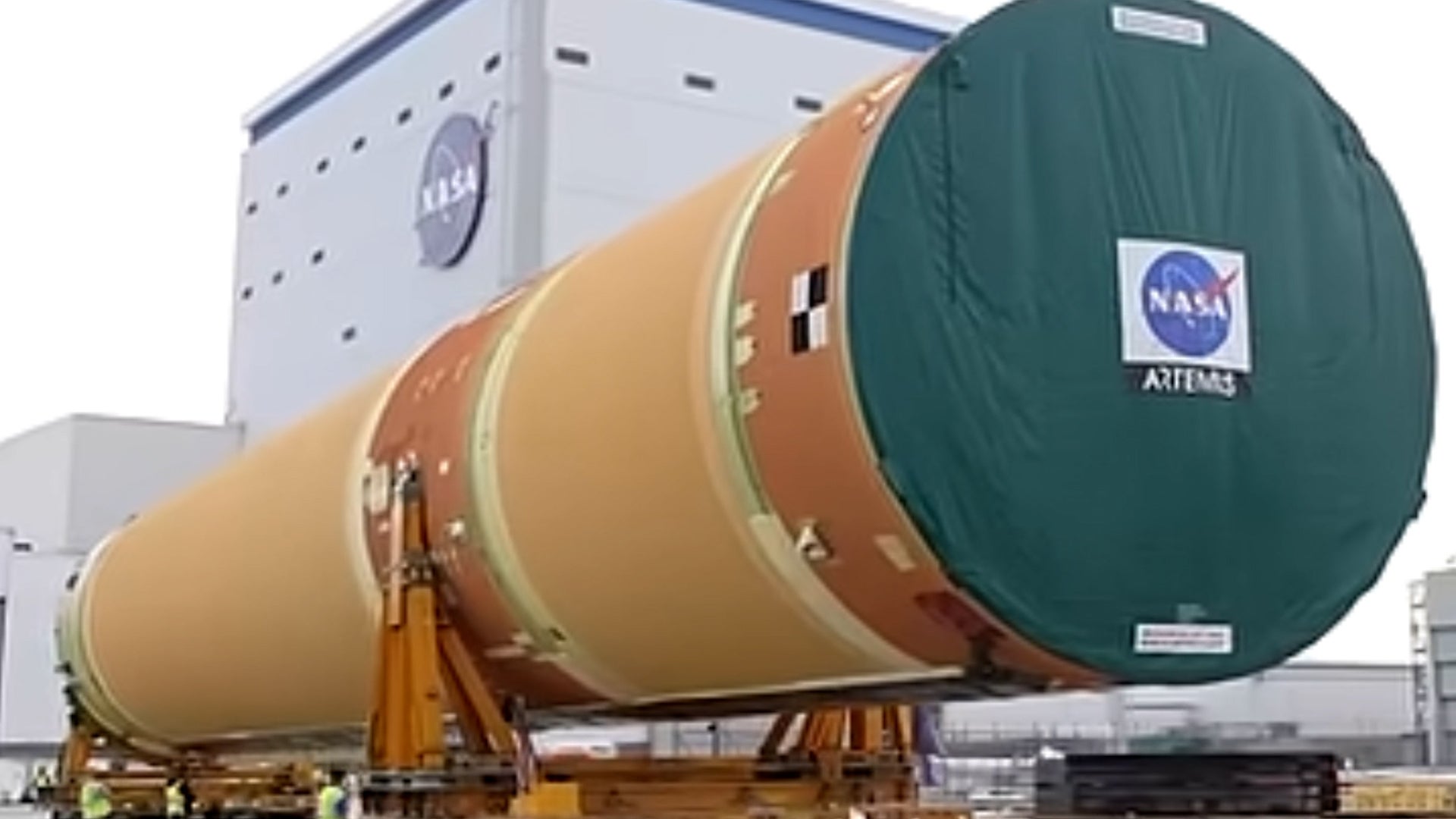 Artemis Core Stage: Built To Survive Extreme Cold | Weather.com